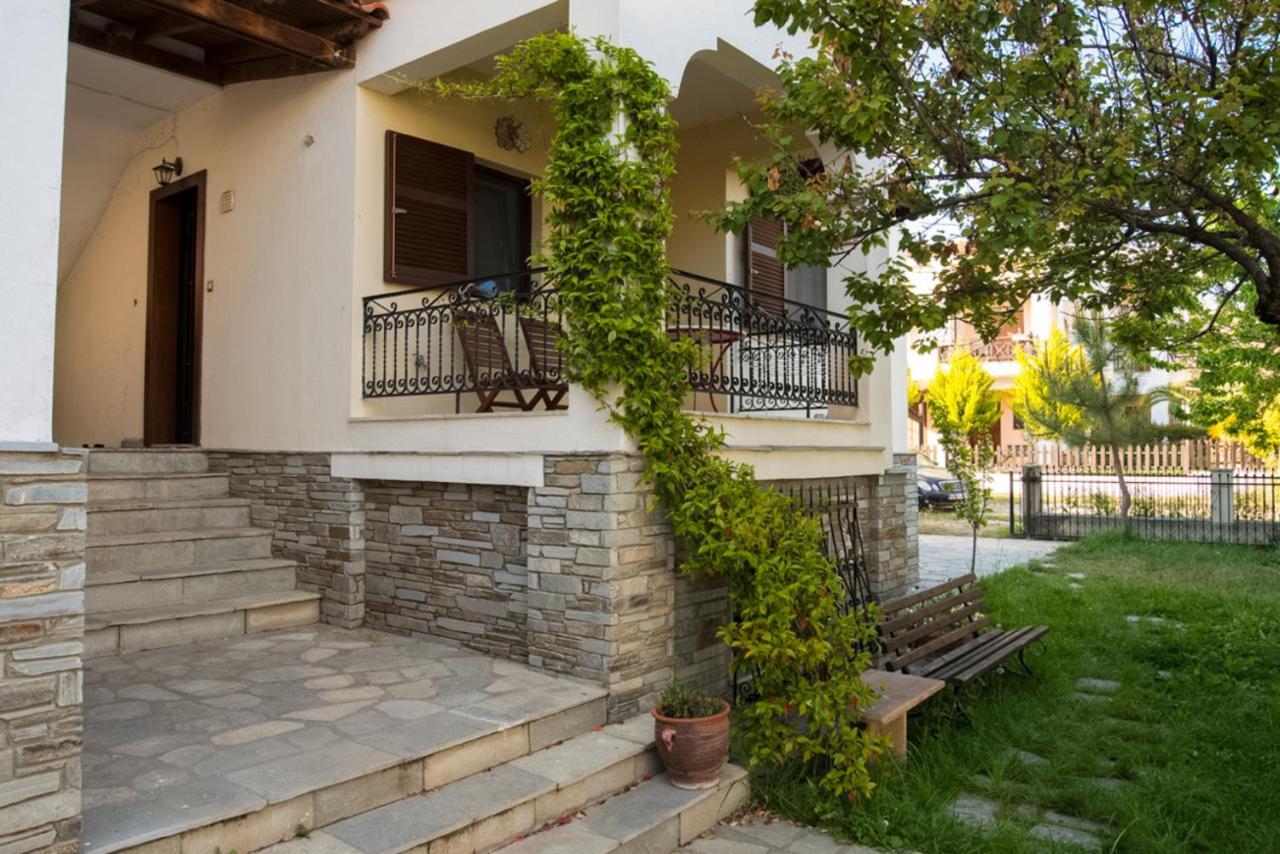 Seasidelongo Houses 1 Min From The Beach Of Nikiti Exterior foto