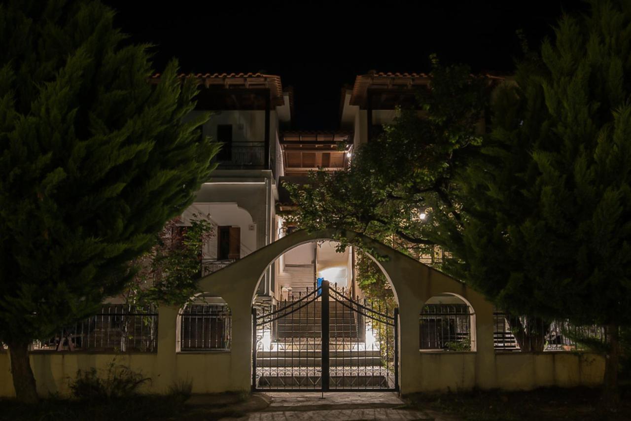 Seasidelongo Houses 1 Min From The Beach Of Nikiti Exterior foto